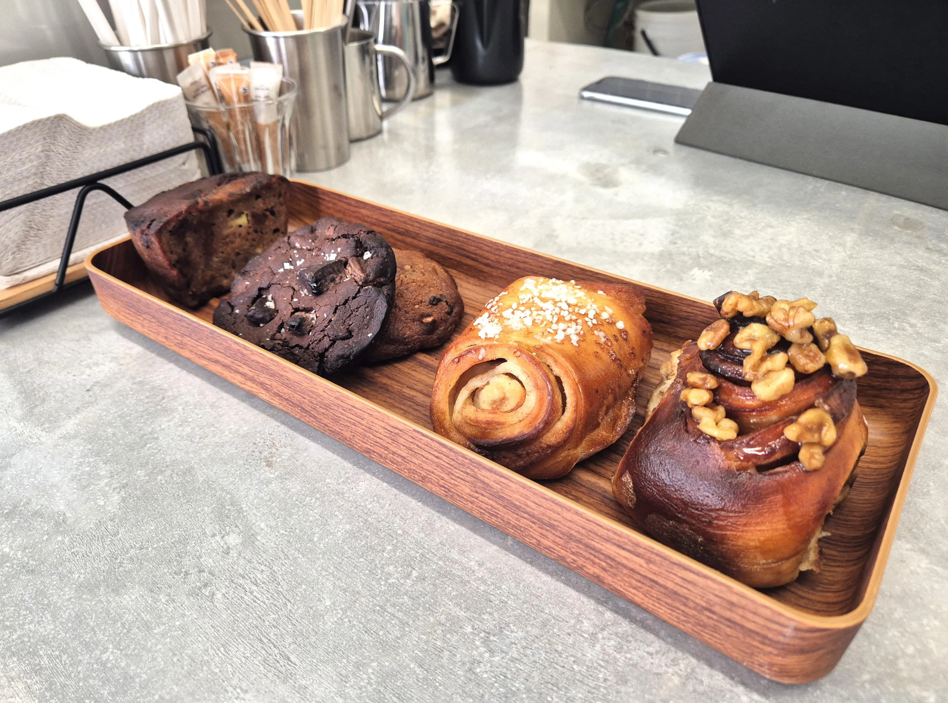 咖啡馆供应Brawn and Brains Coffee的蛋糕和曲奇。（陈爱薇摄）