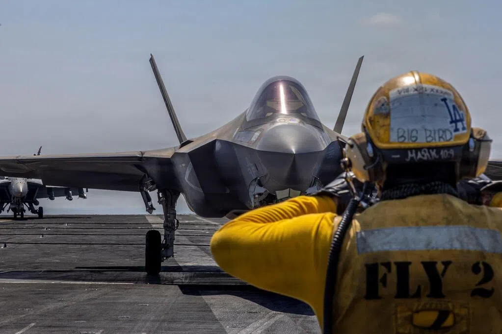 特朗普称“更大行动”在后头 不排除向伊朗派地面部队