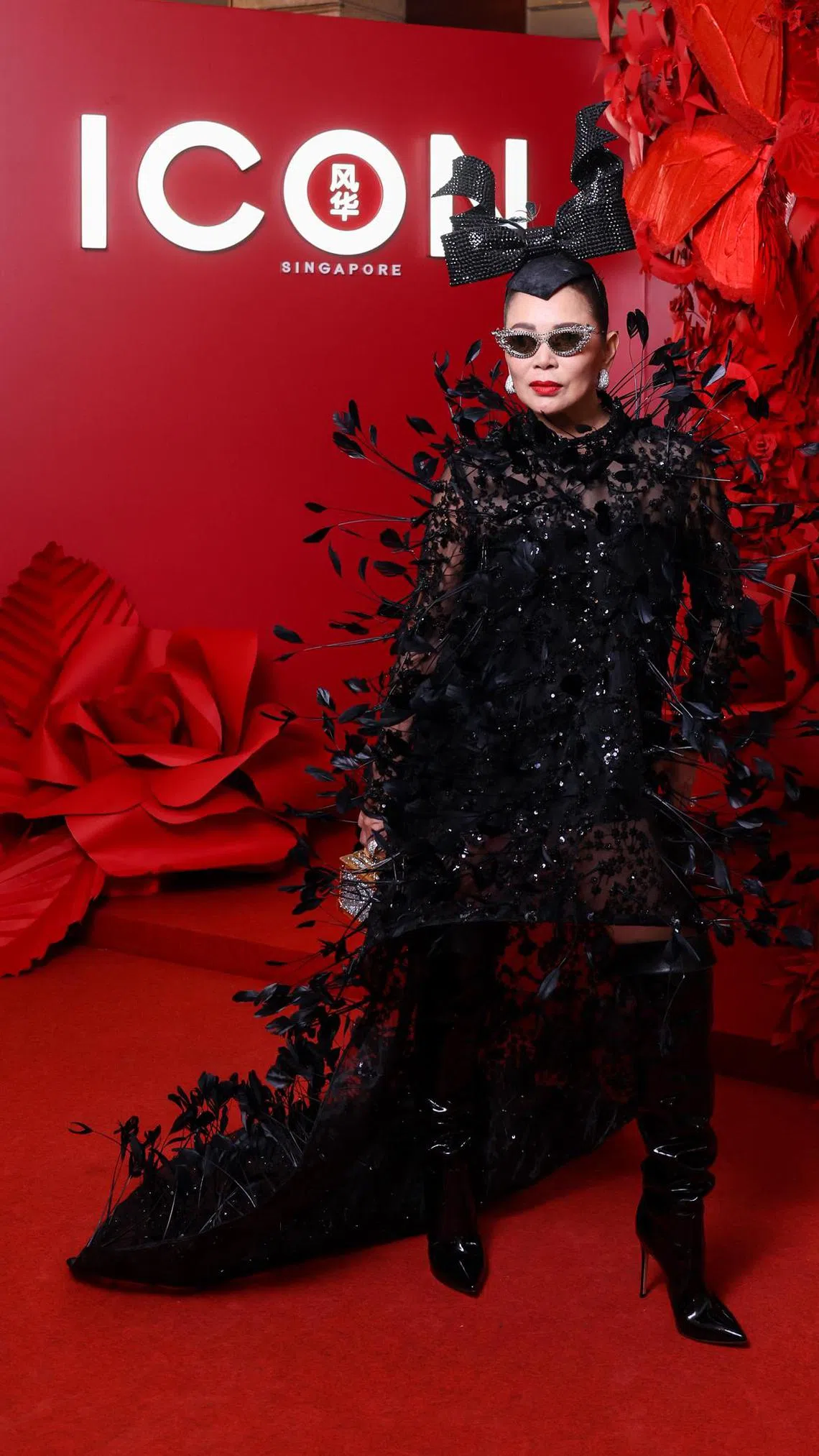 风华舞会常客江丽晴是高级珠宝腕表藏家，选戴的全钻百达翡丽价高80万元，二手市场价更是翻倍。（《风华》杂志提供）