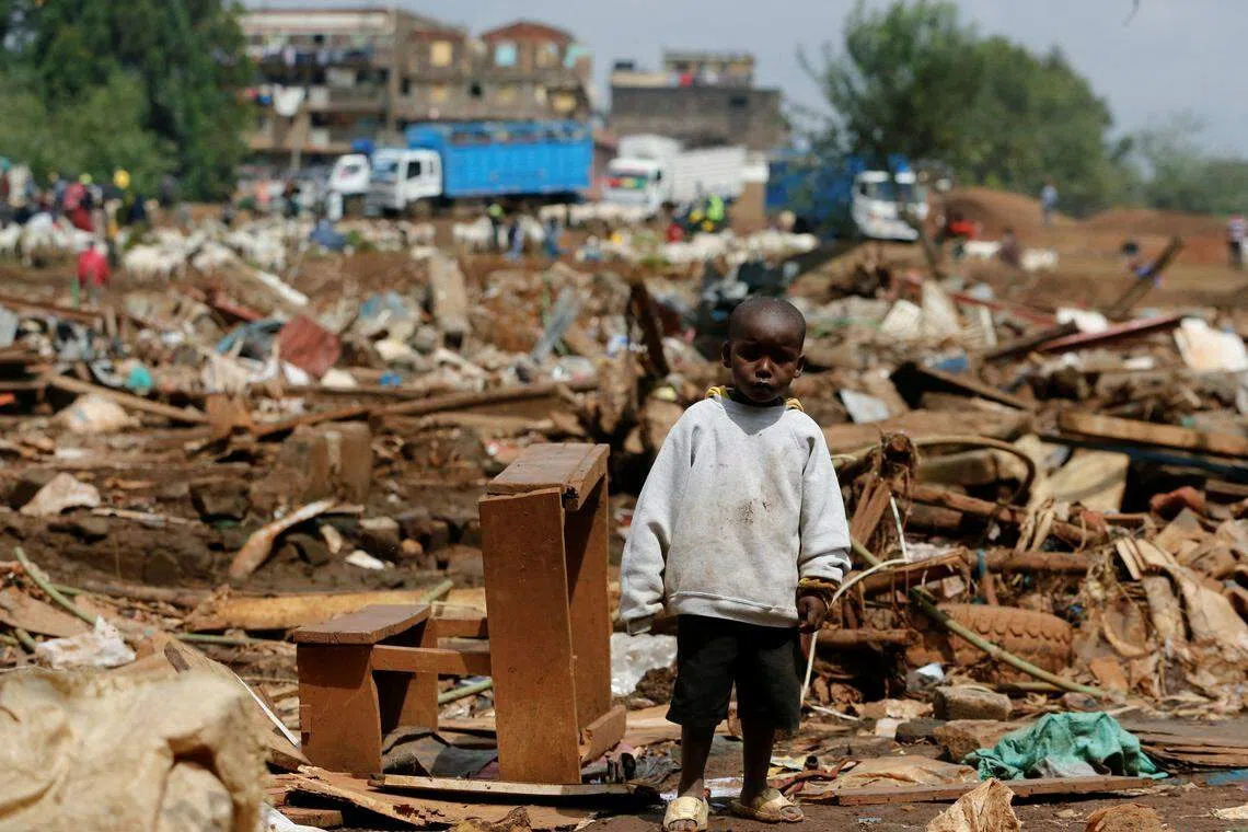 6月5日的照片显示，汹涌的洪水把肯尼亚的基亚迈科（Kiamaiko）一处河岸的定居点化成废墟。（路透社）