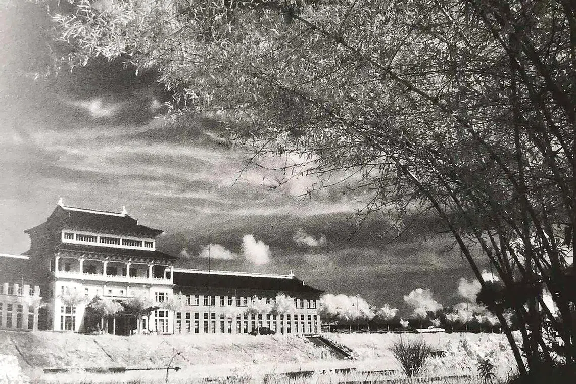 雷福胜在南洋大学创立之初拍摄的照片，是前早报编辑徐伏钢最欣赏的作品之一。（受访者提供）