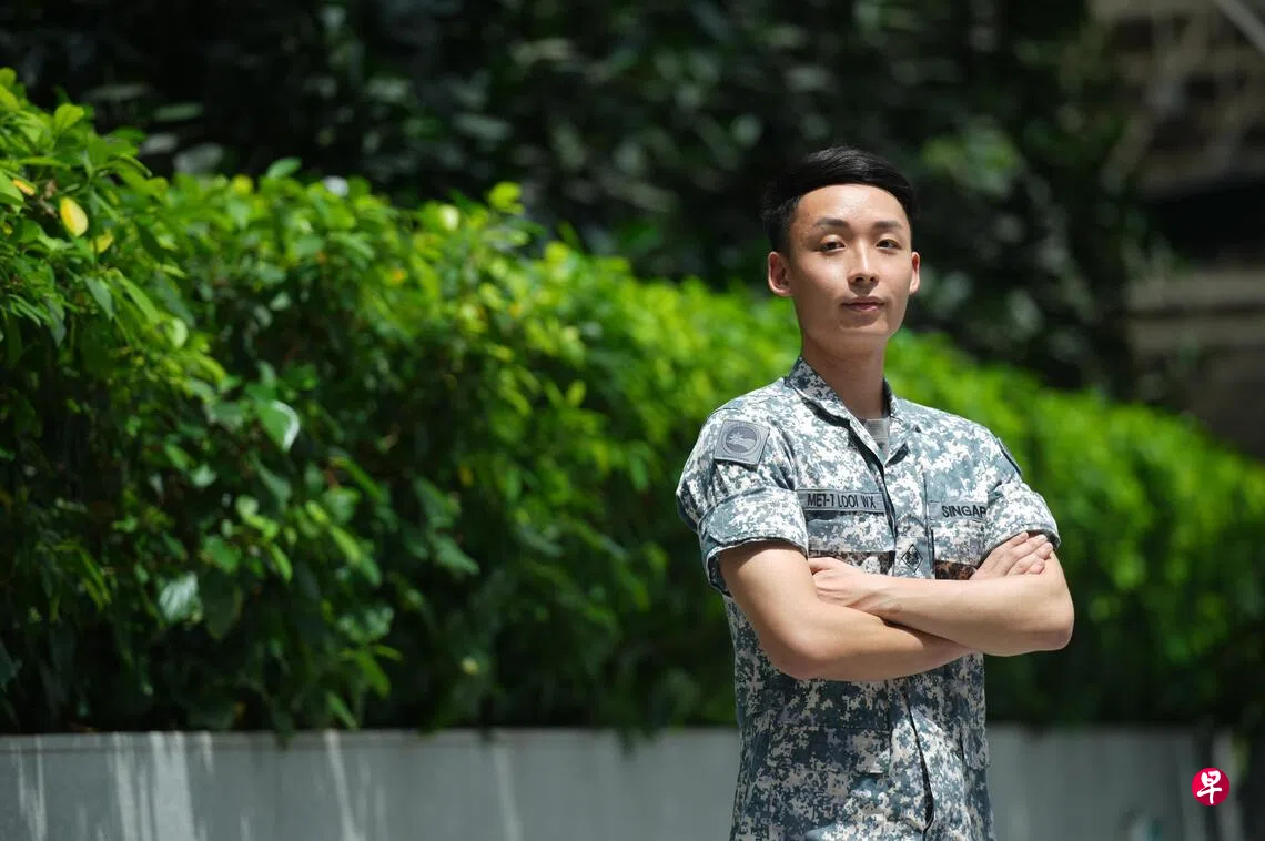 Image 14: 共和理工学院学生吕玮迅选择提前入伍，一边服役一边完成学业，将所学的专业知识，运用到军中岗位上。 （谢智扬摄）