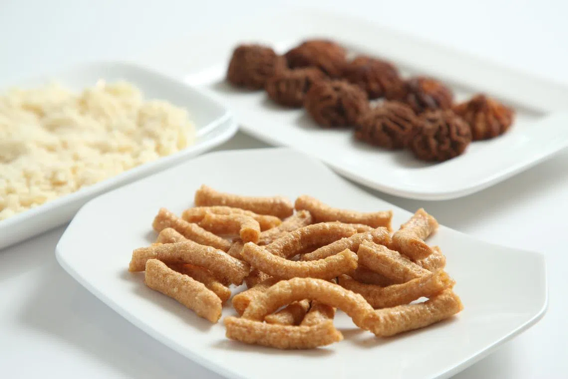 以豆渣制成的零食，酥脆味美且含蛋白质。（李姿仪摄）