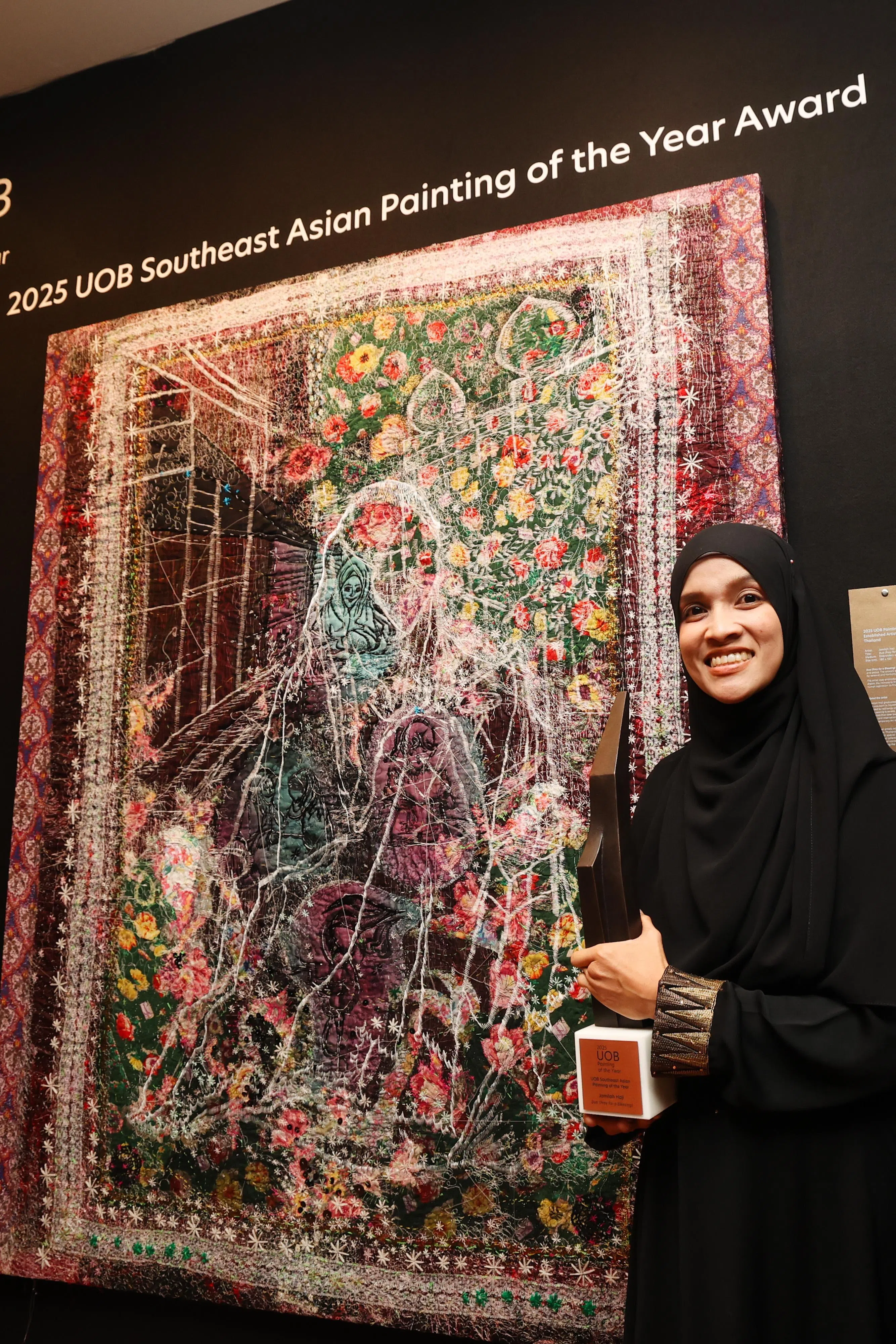 本届东南亚最佳画作大奖得主是35岁的泰国回教徒艺术家贾米拉‧哈吉（Jamilah Haji）。（蔡家增摄）