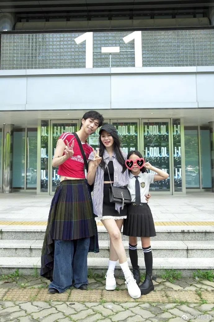庾恩利（左起）、伊能静和米粒到首尔观看(G)I-DLE演唱会。（取自伊能静微博）