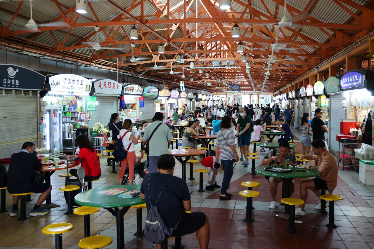 大部分受访的小贩都支持减盐行动，但希望他们的经营成本不会上涨太多。（档案照片）