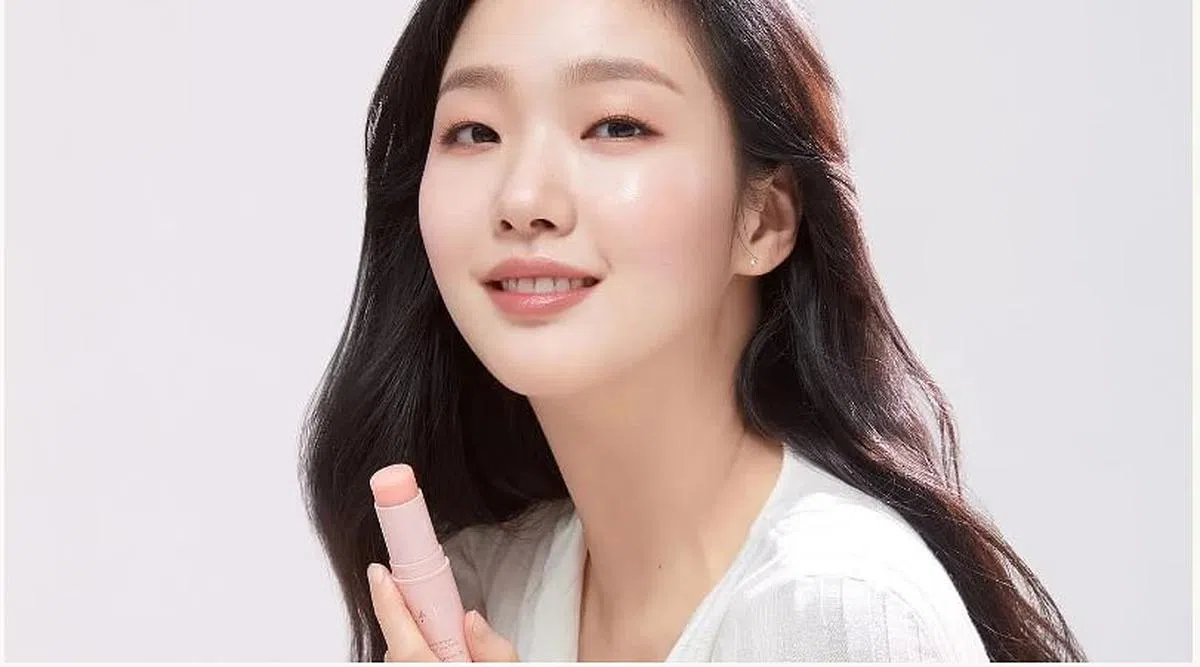 Kahi保湿棒由金高银带红。 （互联网）