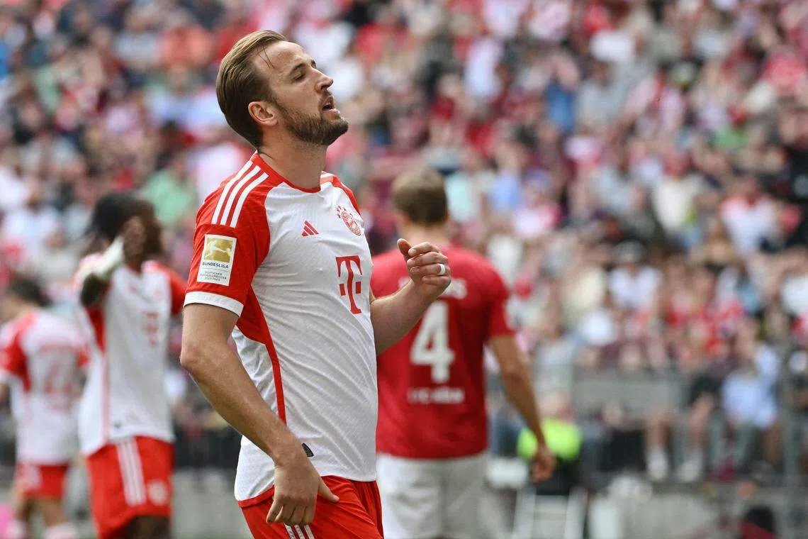 拜仁慕尼黑前锋凯恩加盟球队后的首个赛季无缘德甲冠军，如果欧冠也输掉，他的“无冠魔咒”将再度被球迷调侃。（路透社）