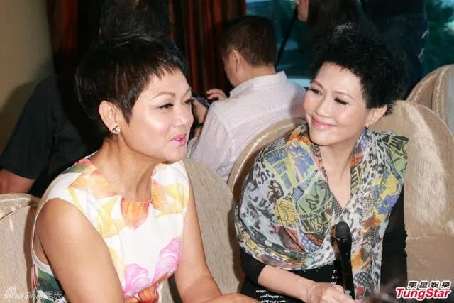 叶丽仪（左）说陈洁灵（右）是她的圈中闺蜜。（互联网）