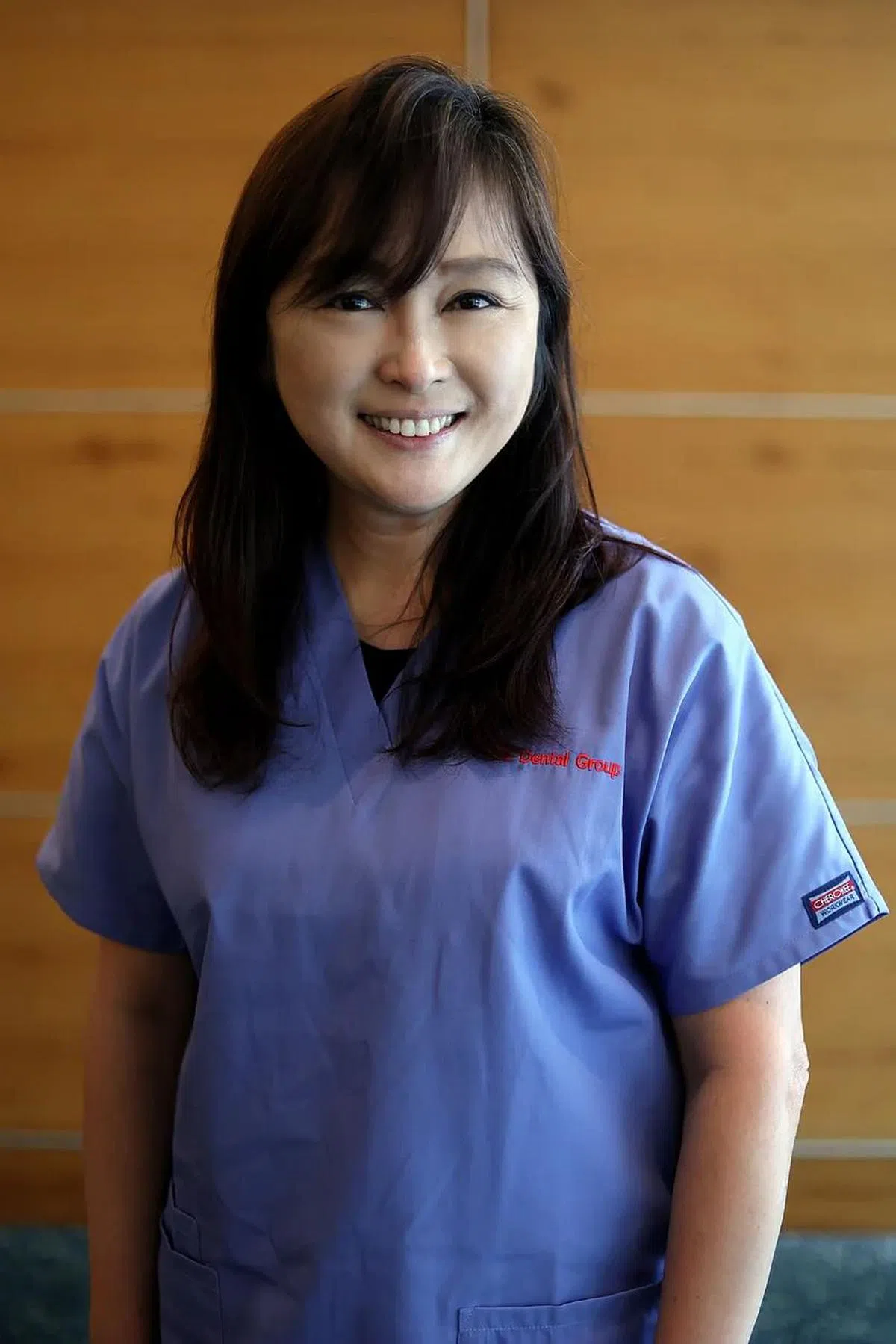 T32 Dental牙科集团联络经理杨楚玉：很高兴有机会参与，在现场协助解答公众对牙科治疗的疑虑与迷思。(龙国雄摄)