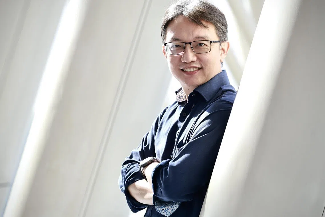 陈志锐是新加坡书籍理事会主席，也是新加坡诗歌节发起人。（档案照）