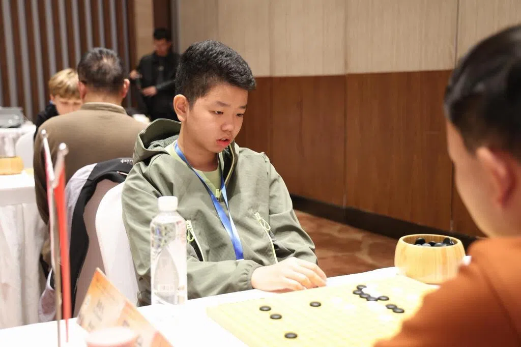 15岁围棋小将徐晓凡 晋级国际大赛三星杯成新加坡第一人