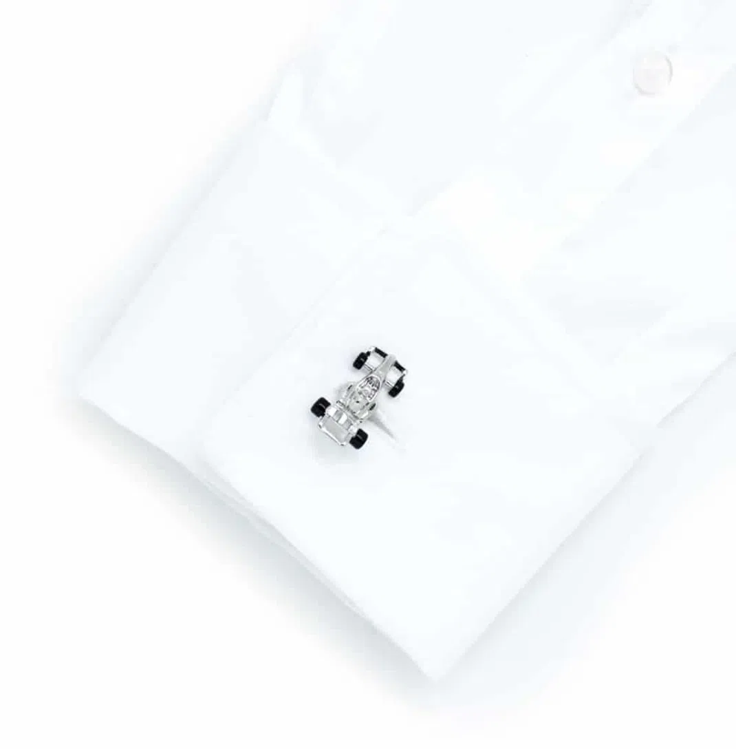 戴上F1赛车袖扣，参加F1包厢活动必能成为谈资。（取自The Shirt Bar网站）