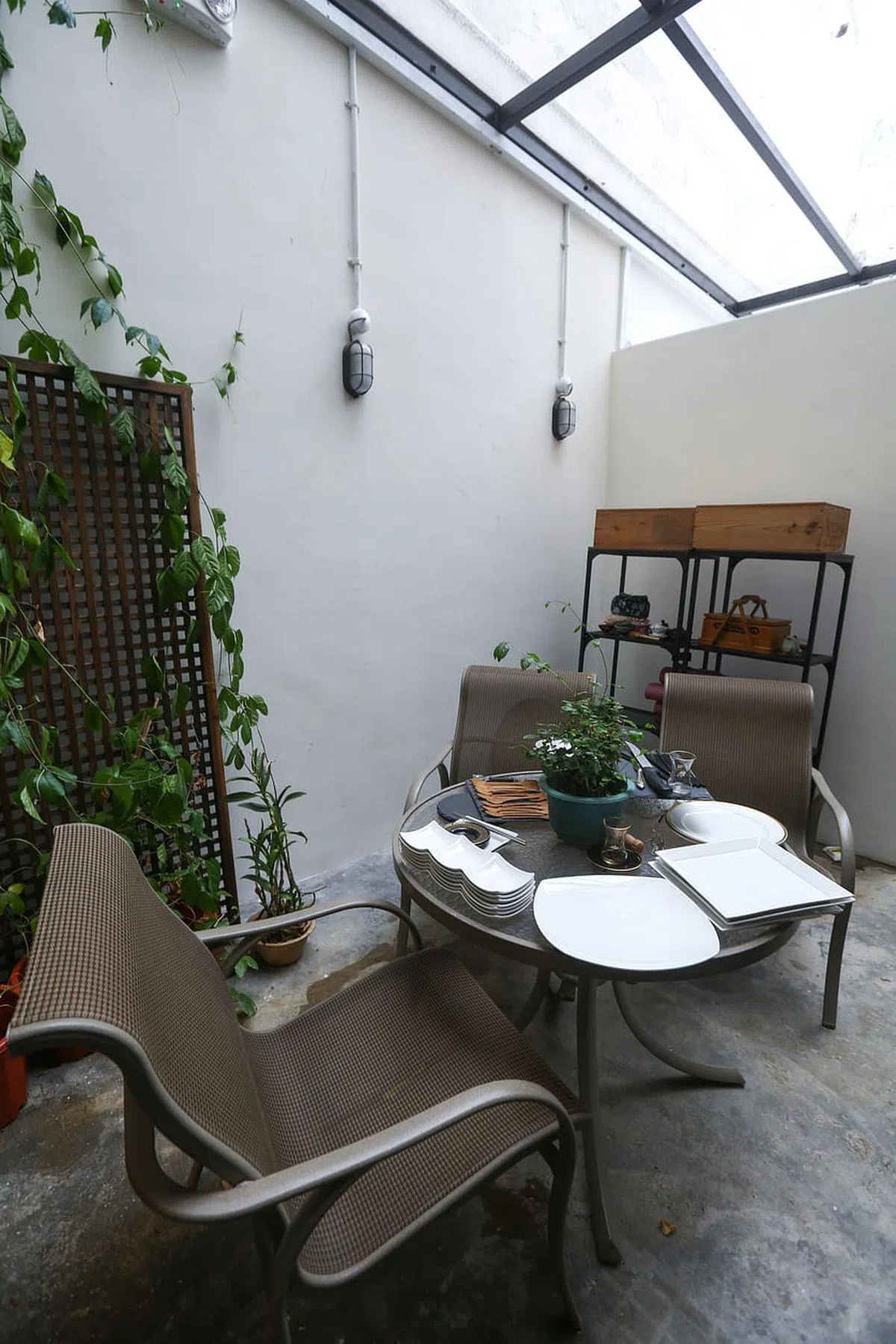 采光十足的后庭院。