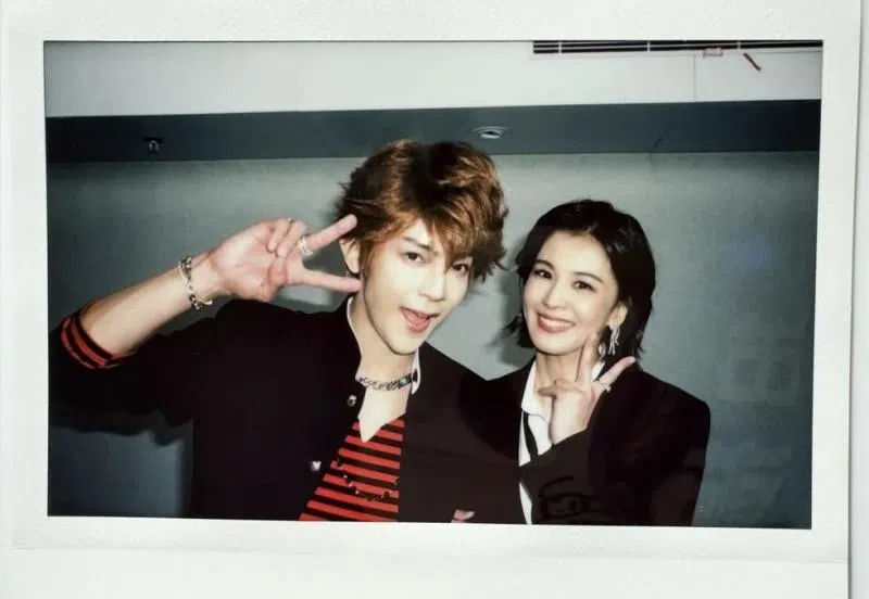 曾沛慈（右）与汪东城2012年合作《终极一班2》，两人去年年末碰面合影。（取自汪东城小红书）