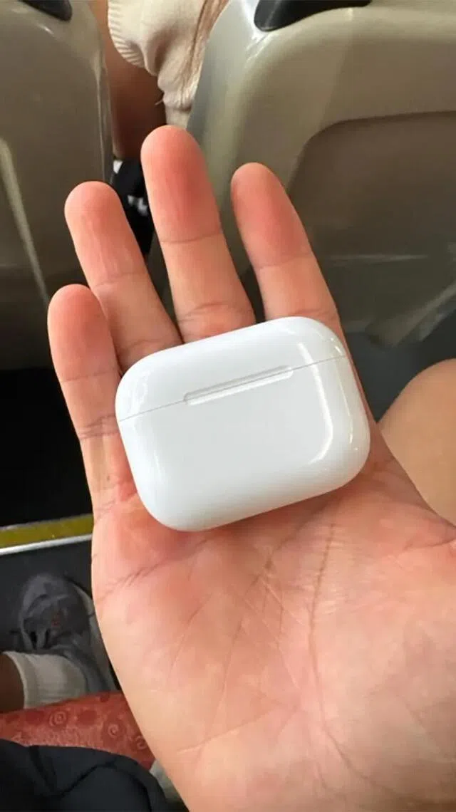 遗失的苹果AirPods Pro 3充电盒，是谢毅勋在一个月前购买的。（受访者提供）