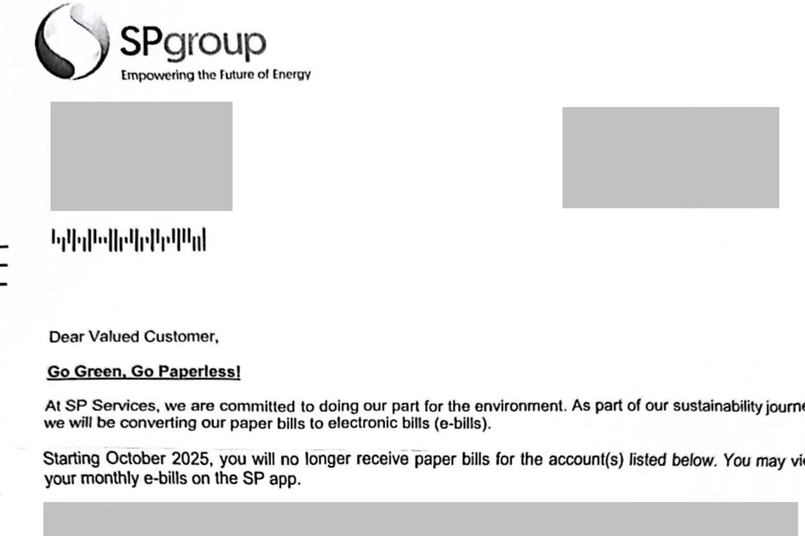 一些年长者收到新能源以英文书写的通知信，这个做法被质疑不妥当。（取自网络）