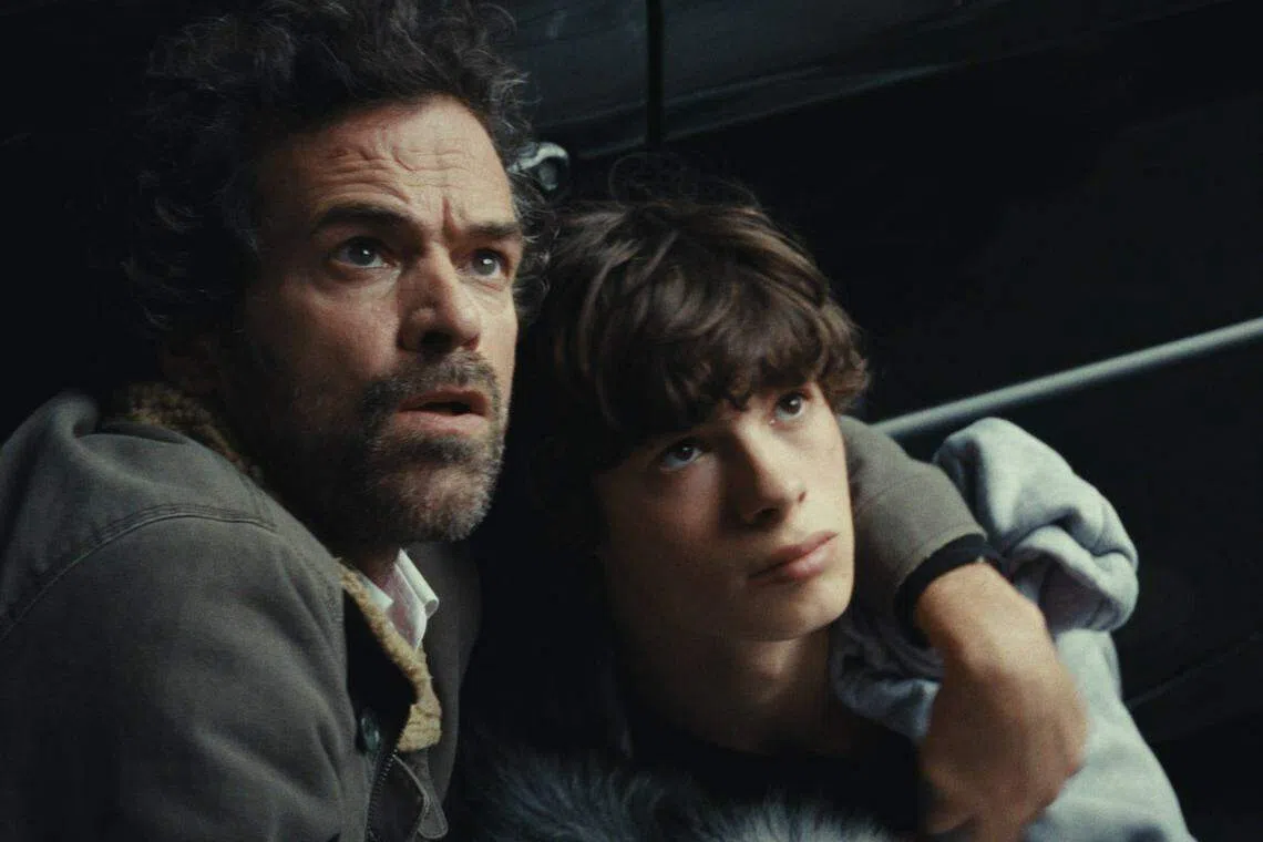 资深法国演员罗曼杜里斯（左）是影片的最强配角。（邵氏机构提供）