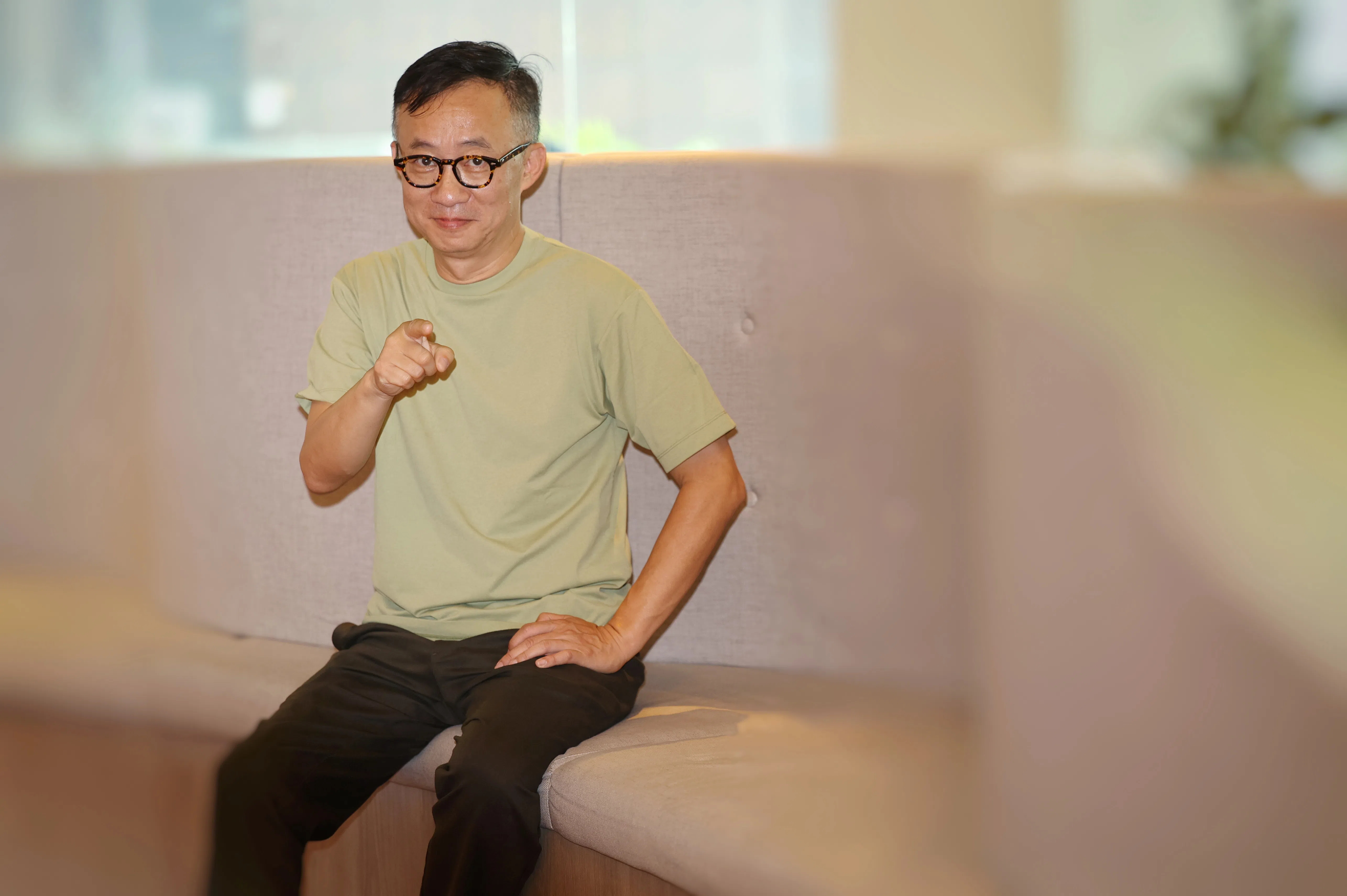 许常德常上综艺节目，自认是少有的爱讲话的音乐人。（郑一鸣摄）