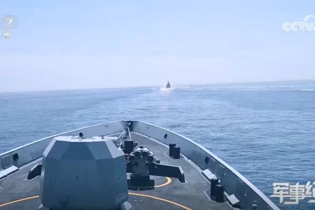 中国官媒：解放军军舰曾与驶入台海大吨位外国军舰缠斗逾20小时
