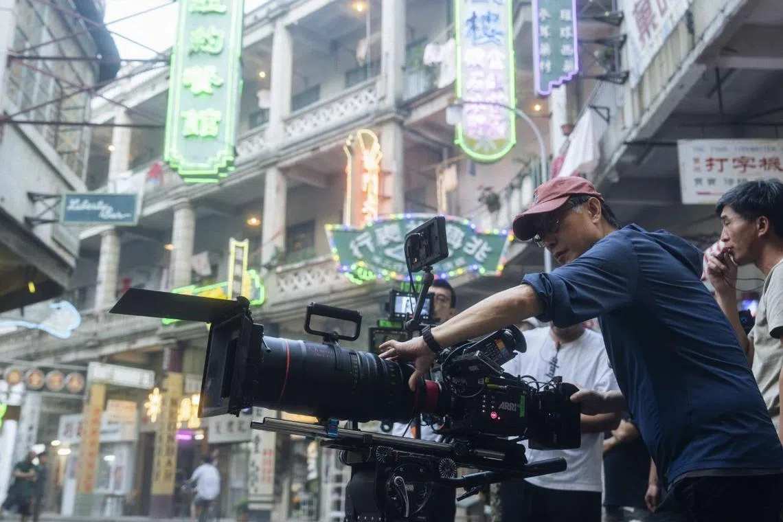 刘伟强在《水饺皇后》重现1980、90年代的香港街景。（邵氏机构提供）