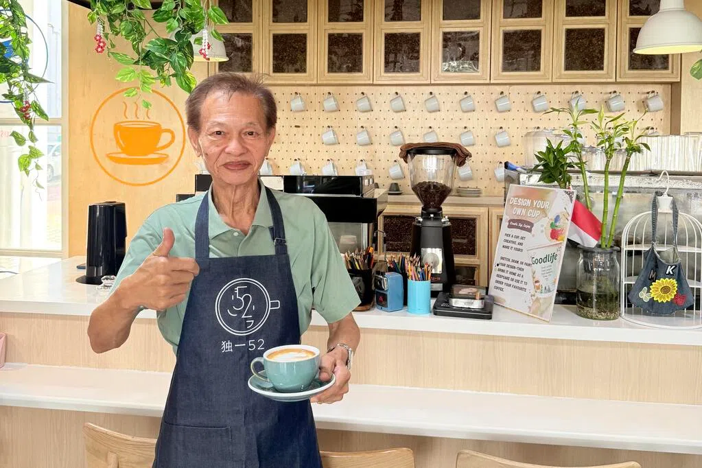 为街坊冲泡暖心咖啡 退休生活变得充实