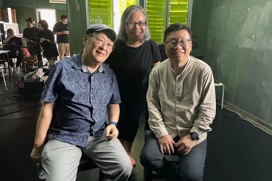 编导蔡人慧（中）与韩劳达（左）、郭庆亮在拍摄结束后合影。（作者提供）