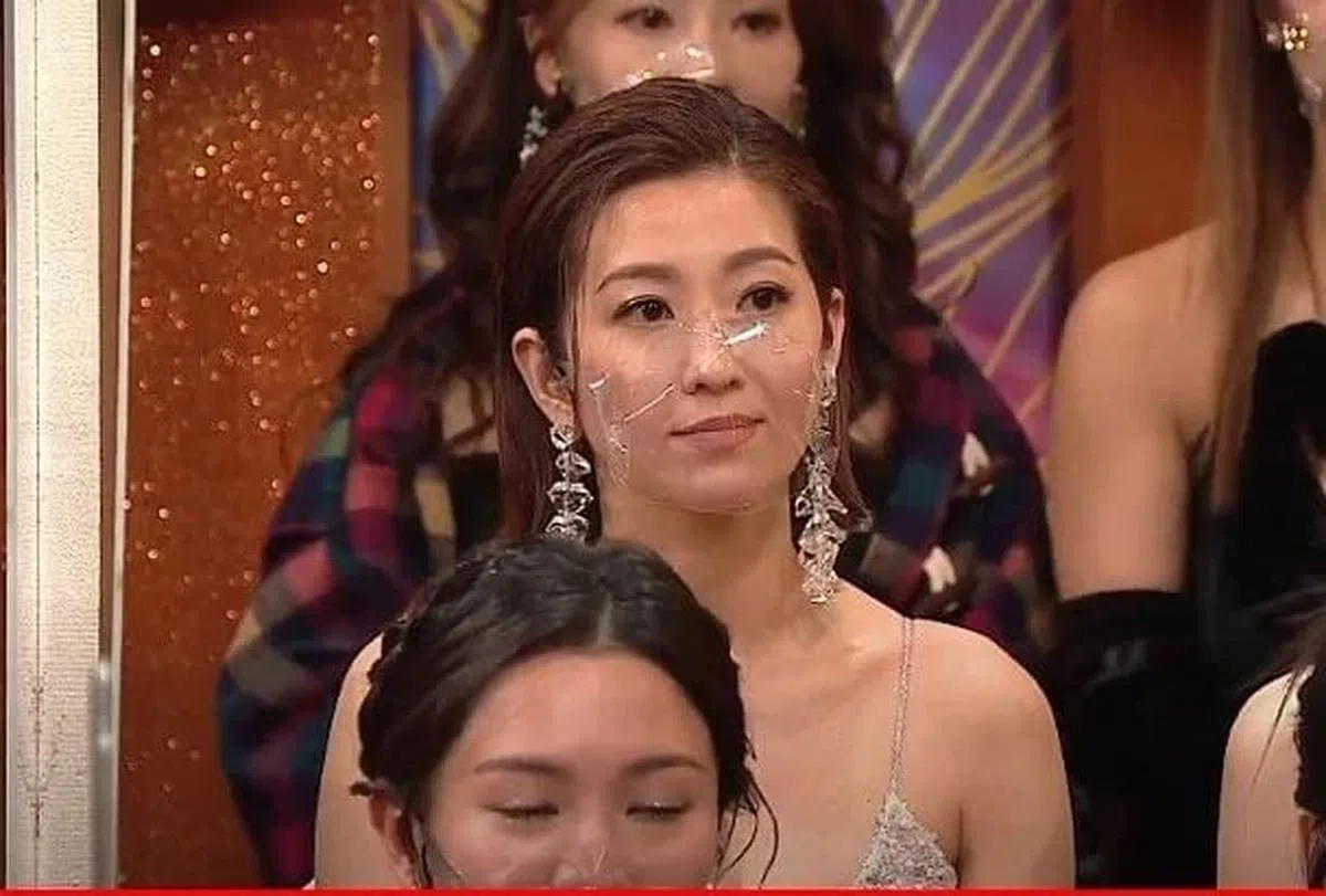 陈自瑶在颁奖礼上黑脸的一幕引起话题。（互联网）