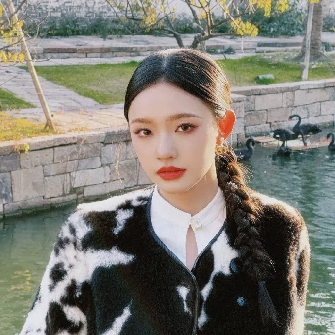 林允曾删除引起争议的微博发文。（取自林允微博）