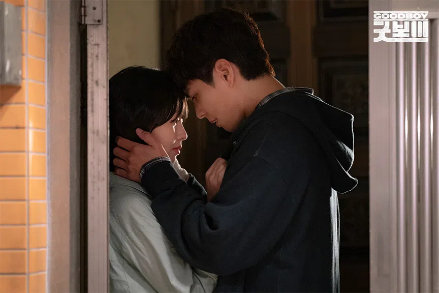 朴宝剑（右）和金所炫在剧中的感情线吸睛。（取自JTBC官网）