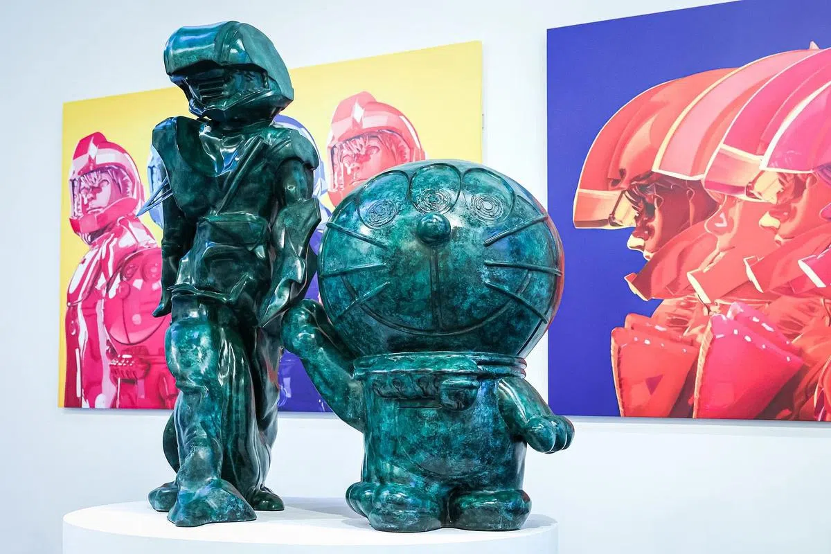 新加坡艺术家罗杰瀚《星际航行者》和《传送艺术系列1和2》（2022）。（新加坡国家博物馆提供图片）