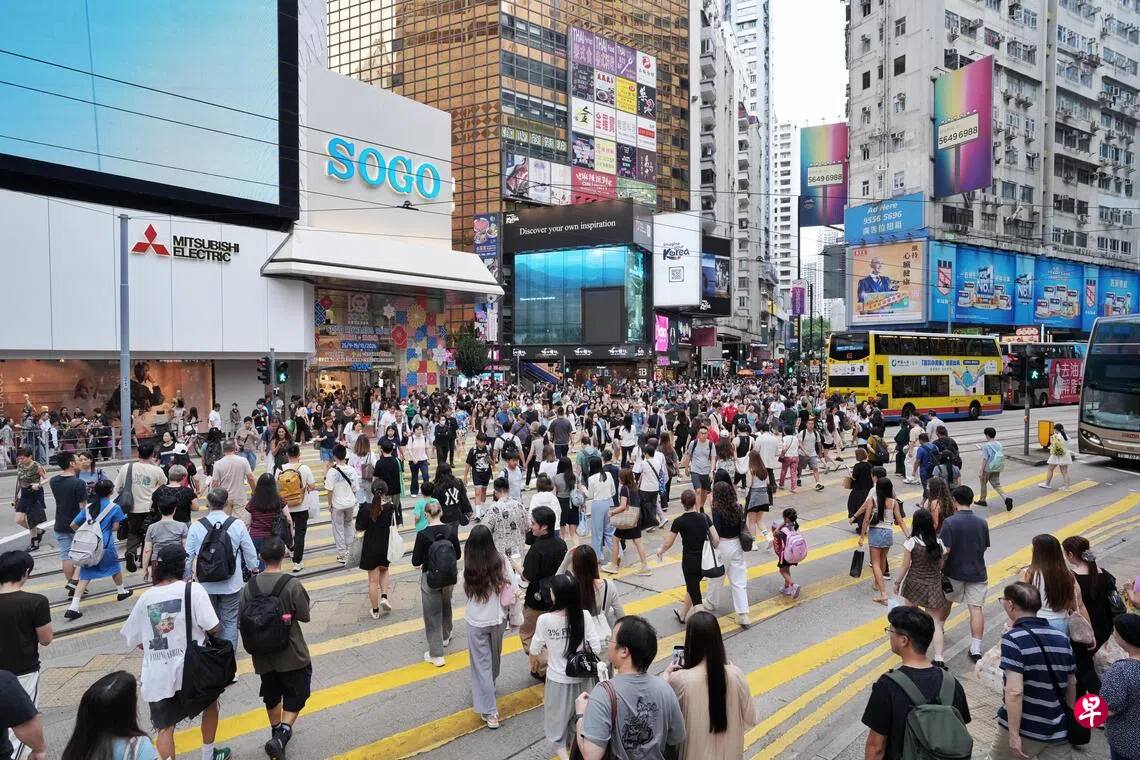 港财政司长：中国国庆假期首三天访港大陆旅客增8.4%