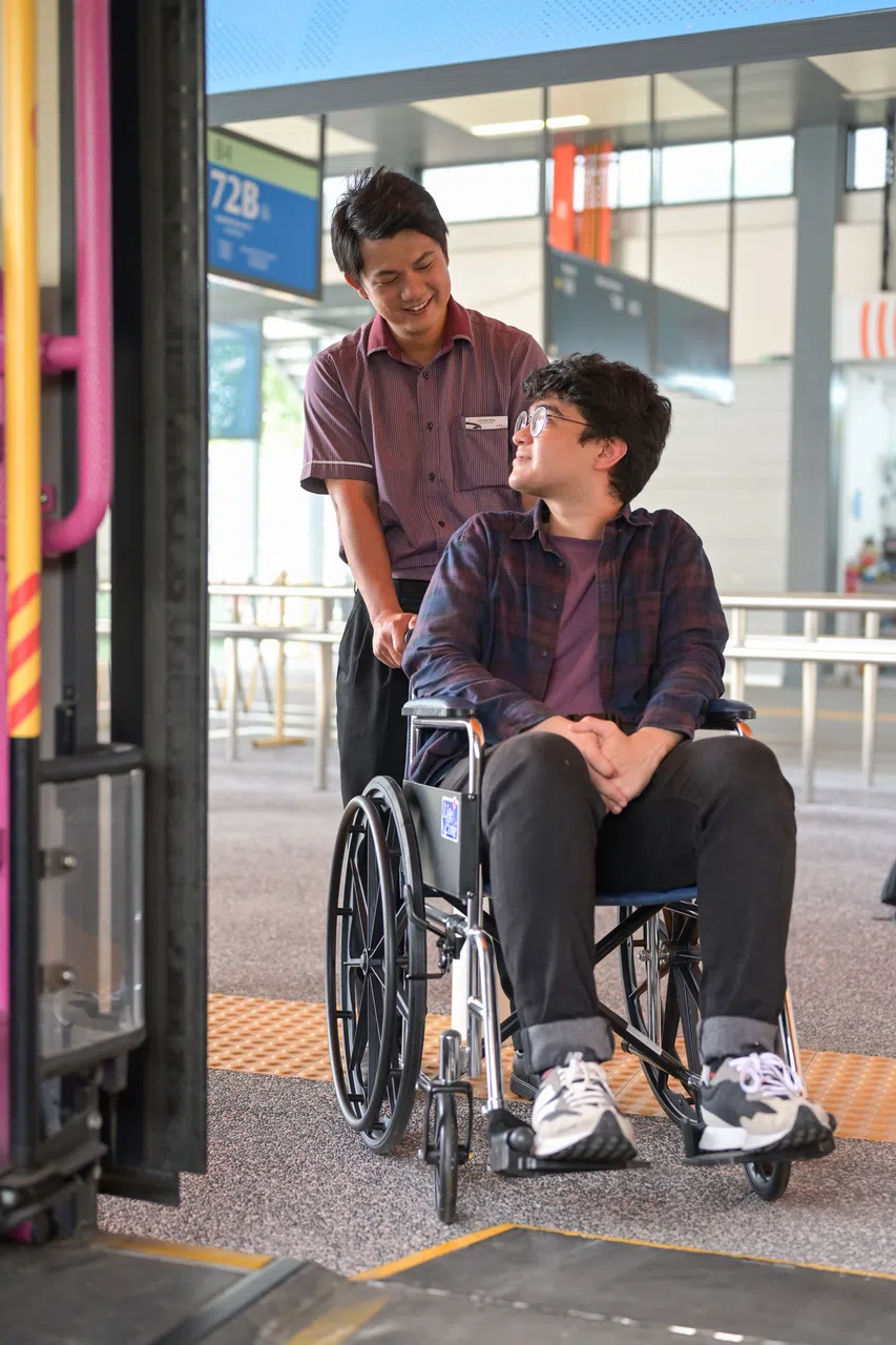 新捷运第三代紫色制服于2013年推出，将于今年3月16日走入历史。（新捷运提供）