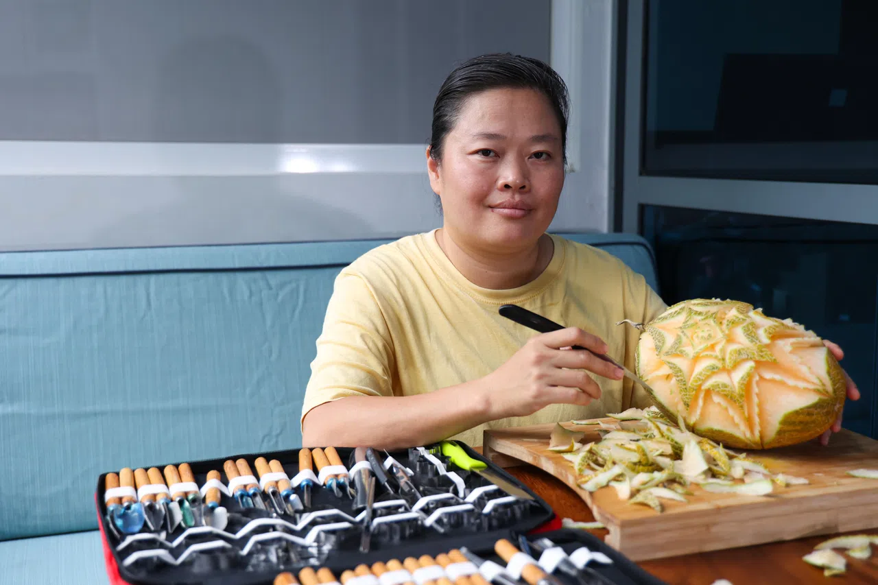 本地私厨Hue喜欢在家发挥创意，用各种蔬果制作清凉料理。（林明顺摄）