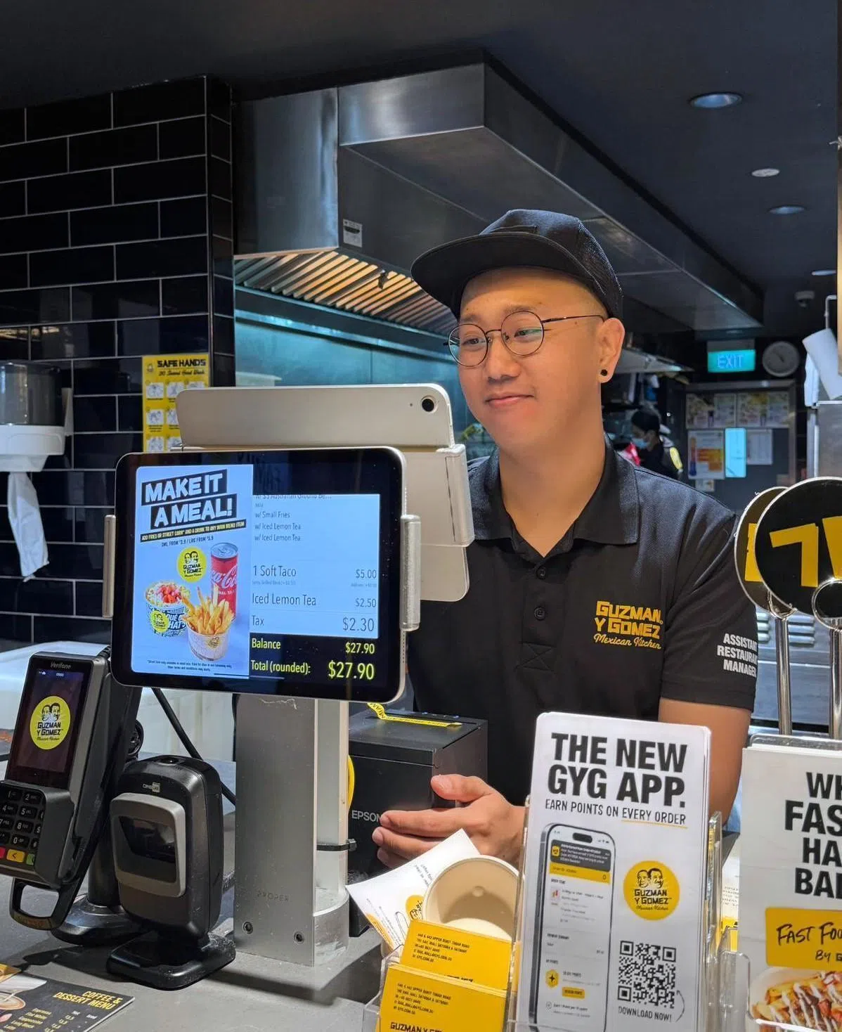 丁延凯如今在餐厅打工，并希望告诫囚犯和释囚，要坚强勇敢地走下去，只要肯改过，明天会更好。（受访者提供）