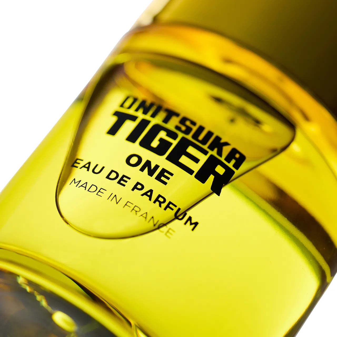 “1号”香水复古淡雅，叫人想起儿时闻过，爷爷爸爸剃须后用的古龙水。（Onitsuka Tiger提供，Naoya Toita摄）