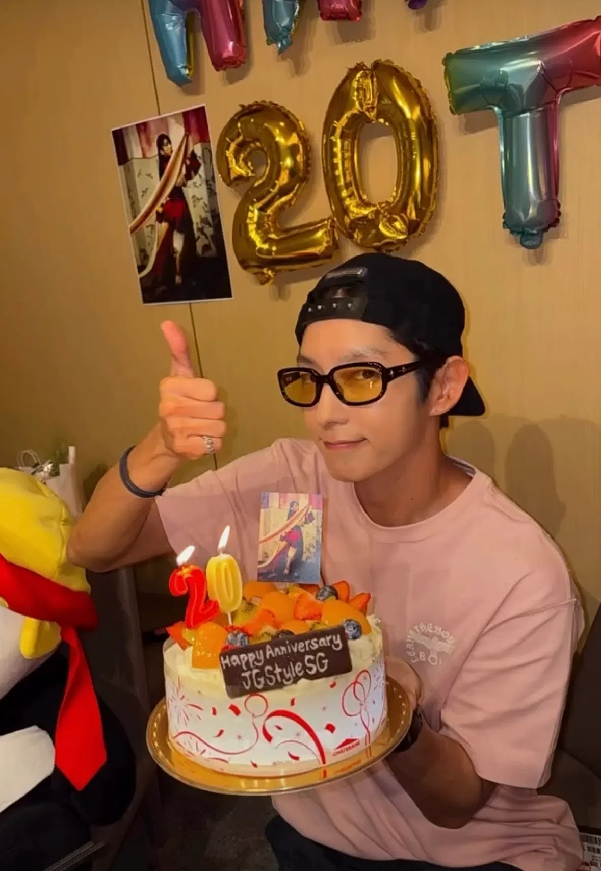 李准基在新加坡庆祝代表作《王的男人》迎来上映20周年。（取自李准基IG）