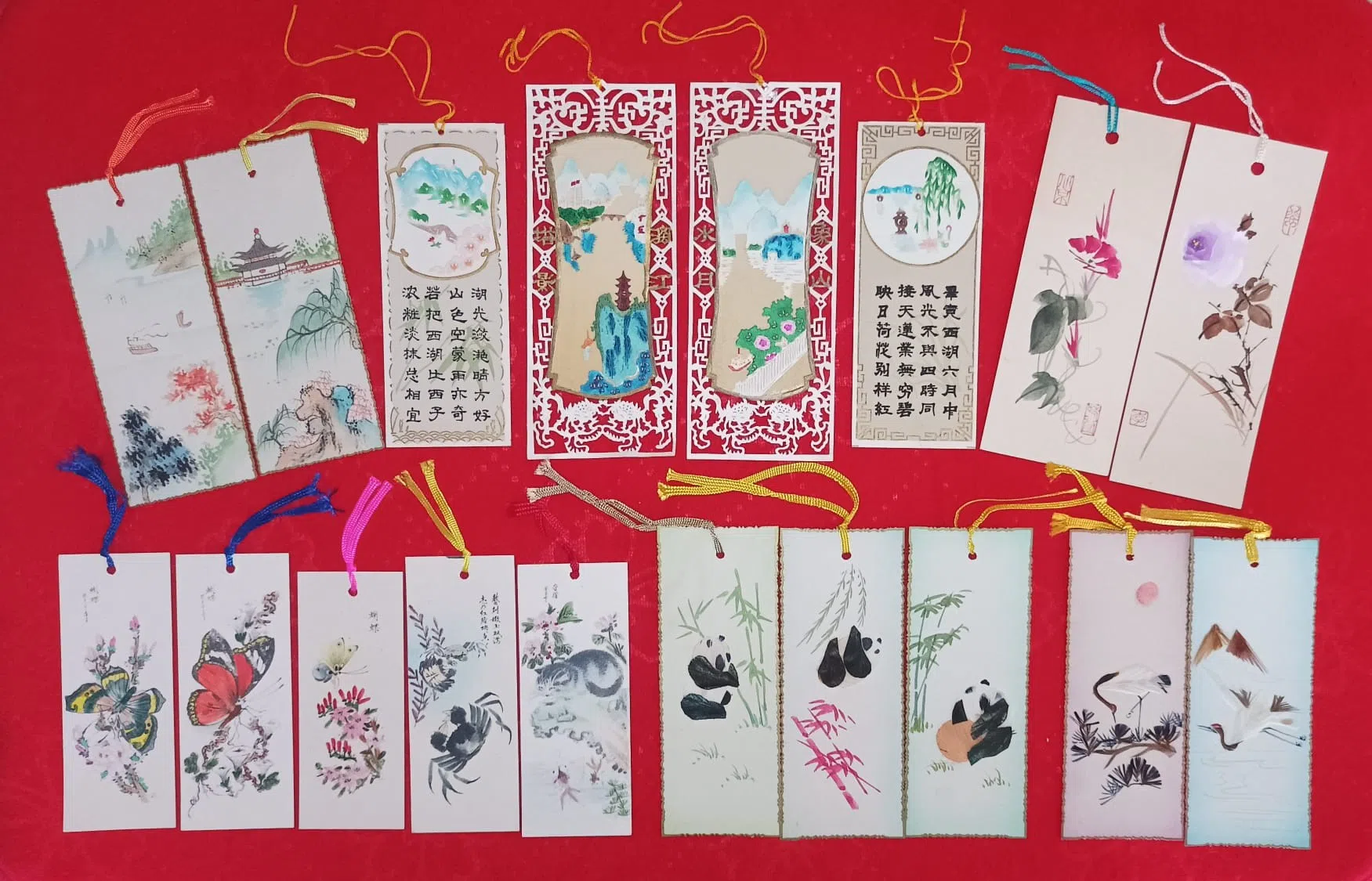 设计缤纷多彩，风格各异的书签。（作者提供）