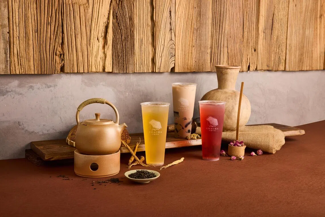 阿嬷茶语的饮料以草本、根茎与花材每日新鲜熬煮。（档案照）