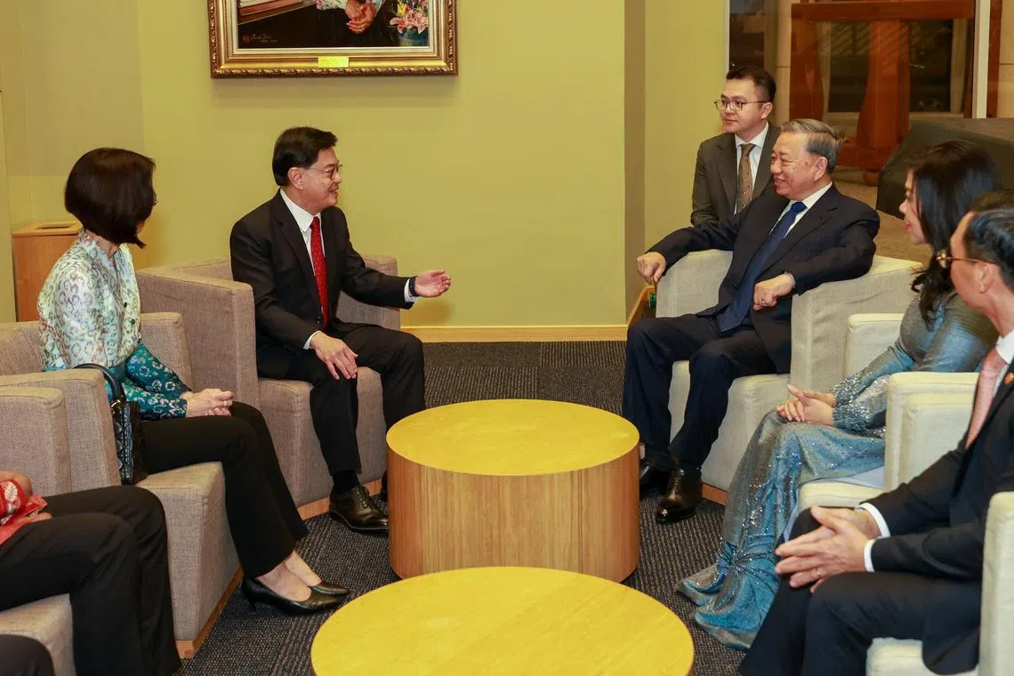 王瑞杰副总理（左二）与到访的越南共产党中央总书记苏林（右三）会面。（取自王瑞杰脸书）