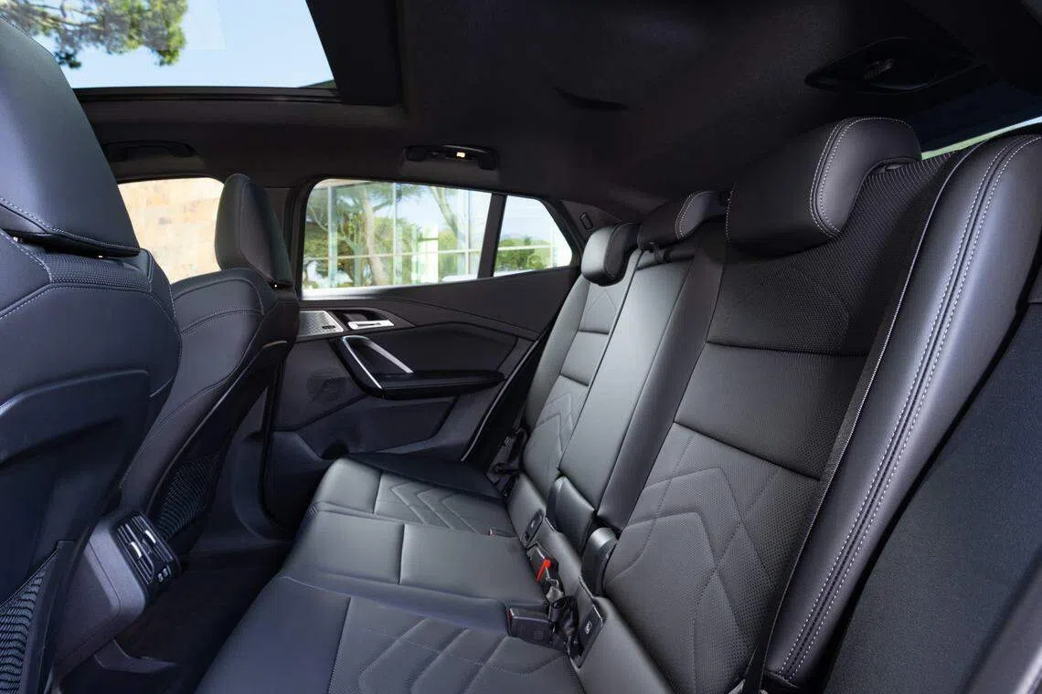 宝马X2前后座空间宽敞，乘坐舒适。（宝马提供）