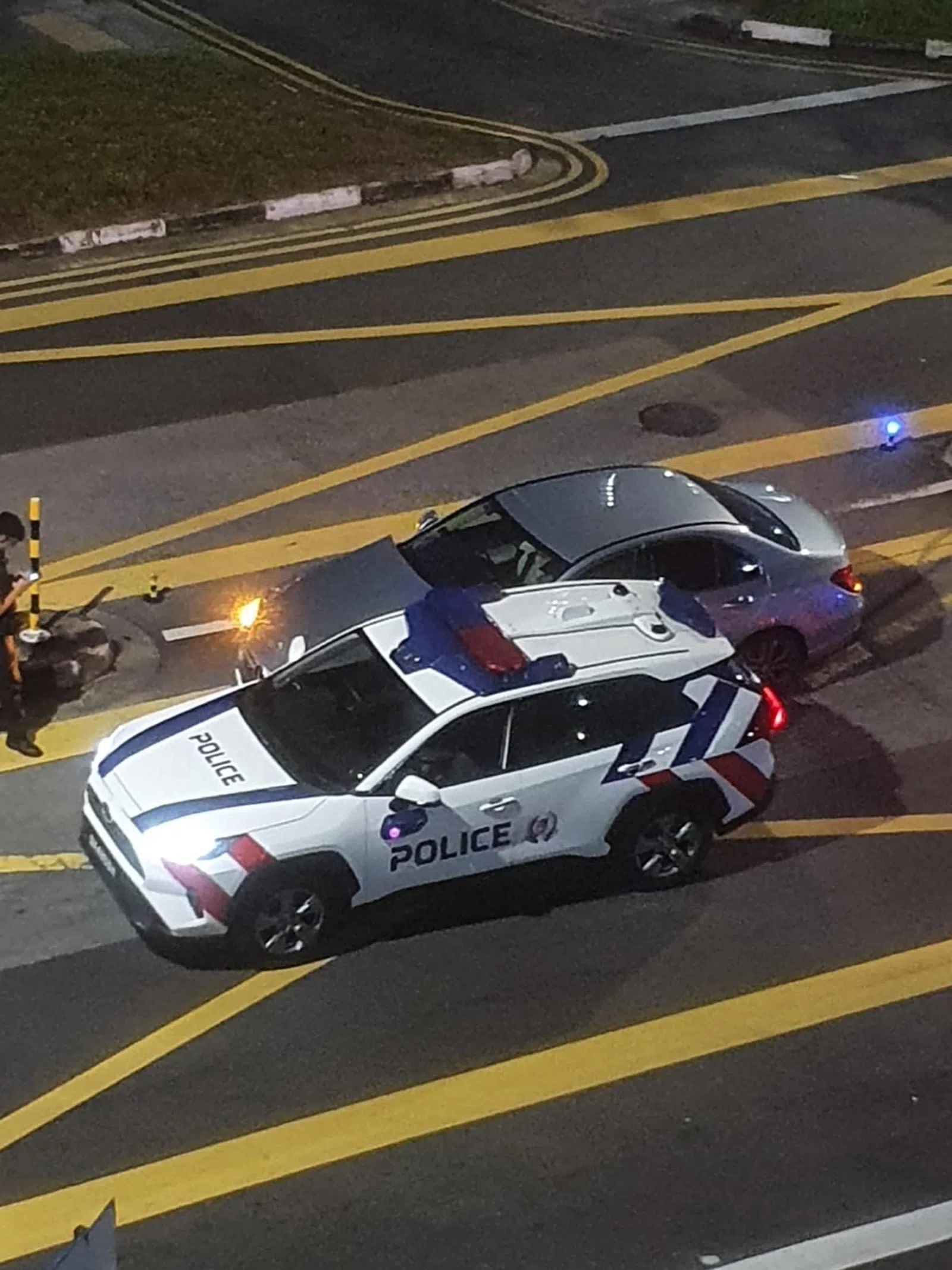 被告打算违规U转，在转换车道时没有检查盲点，酿成车祸。（档案照片）