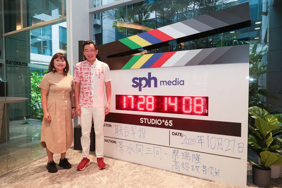 律政部兼社会及家庭发展部高级政务次长蔡瑞隆接受早报播客《茶水间三问》采访，与主持人吴婉君探讨青少年滥用电子烟现象。（李冠卫摄）