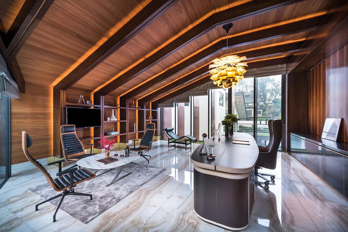 顶楼休闲室的屋顶有弧度，设计独具一格。（Edward Hendricks摄）