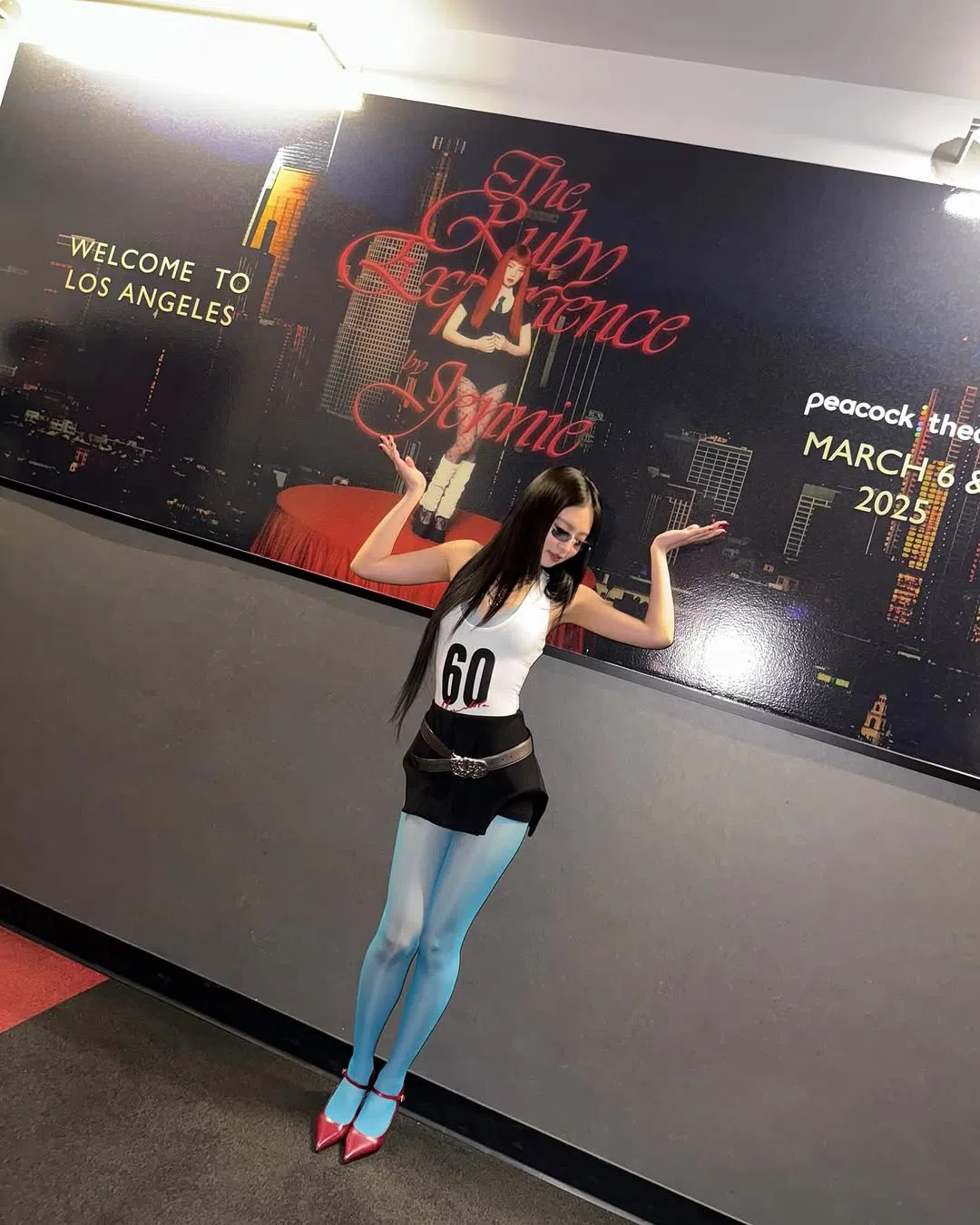Jennie在美国演出的服装被网民批暴露。（取自JennieIG）
