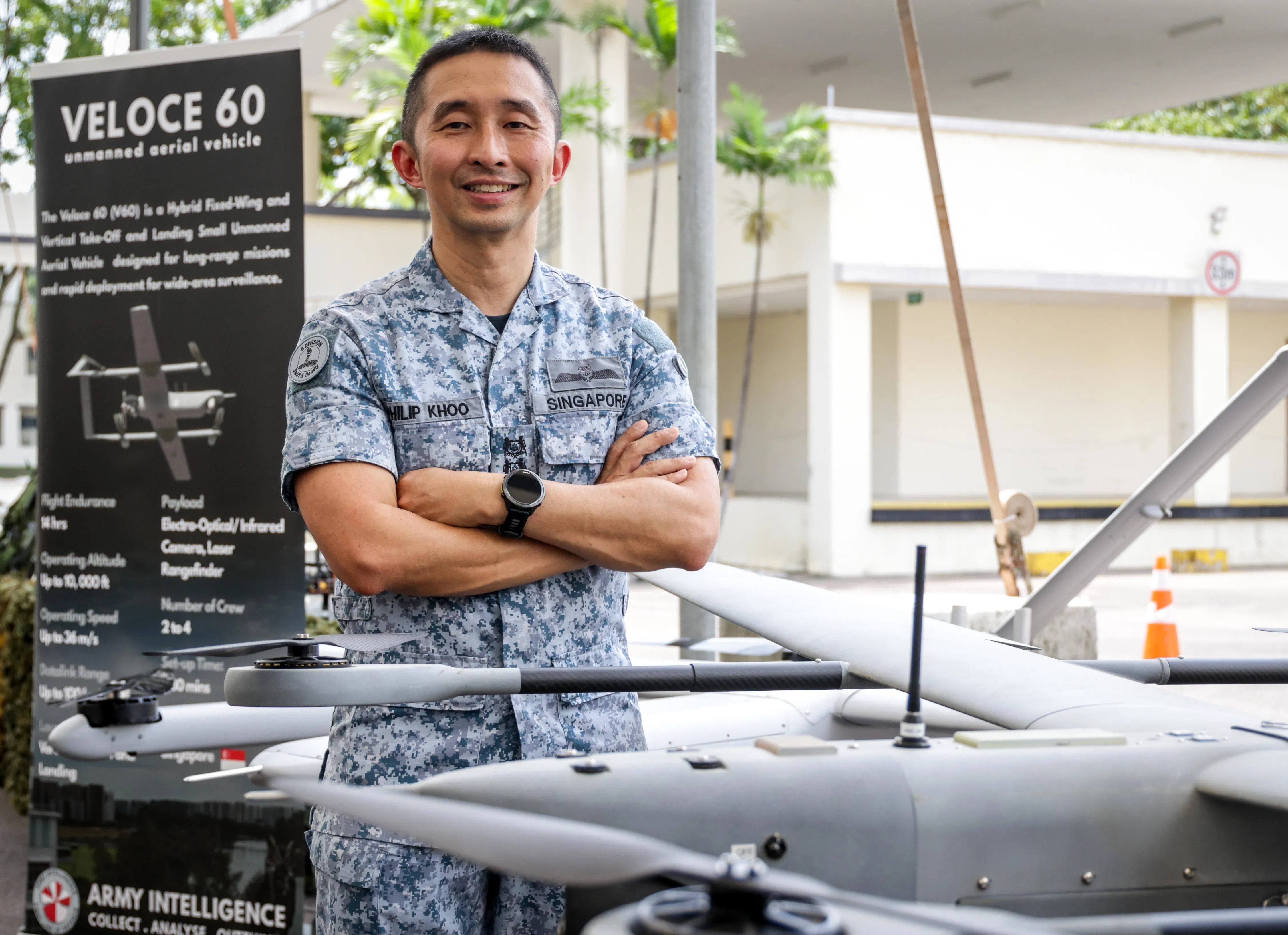 空军直升机机师出身的邱国峰上校，如今是第六师侦察与突击总部参谋长。他把在空军累积的经验，带到这个陆军单位，协助应对来自不同领域的威胁。（叶振忠摄）