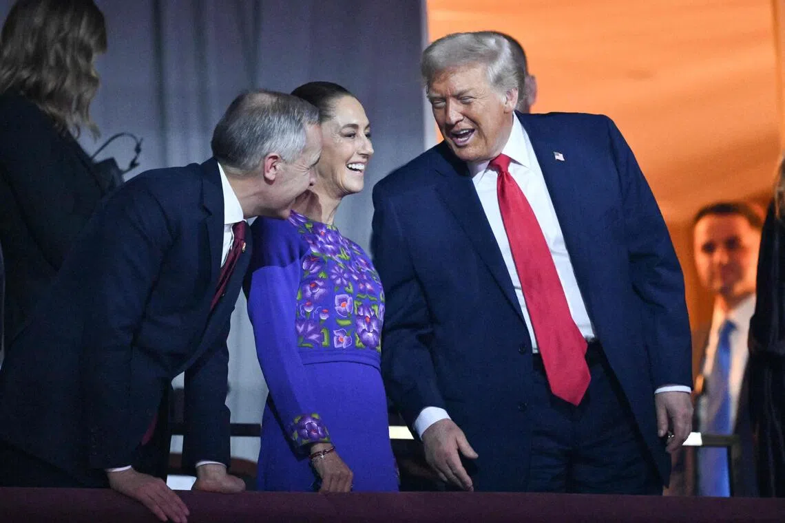 特朗普出席世界杯抽签仪式后 与墨加领导人会谈