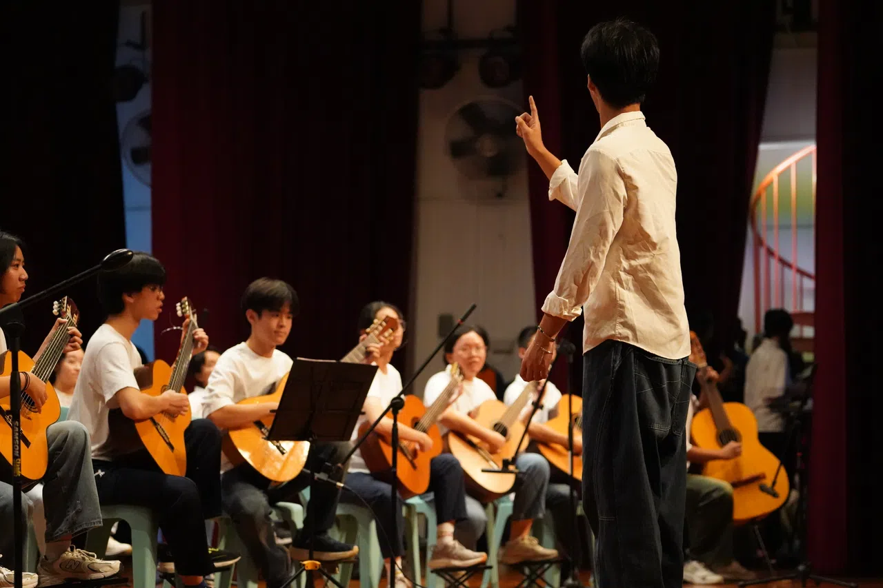 吉他奏乐团以轻快节奏打动人心，唤起观众共鸣。（安德逊实龙岗初院提供）