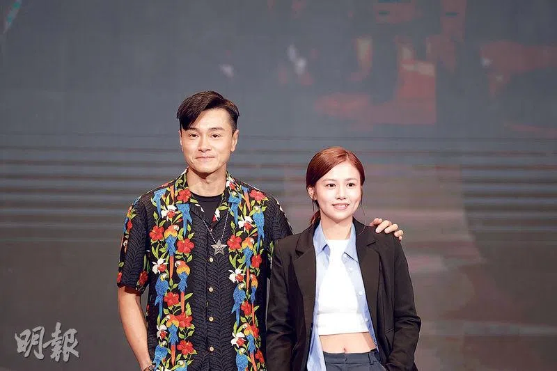 黄浩然（左）拍完电视剧后紧接着开拍新片《尾随》，他在戏中与杨偲泳有不少对手戏。（互联网）