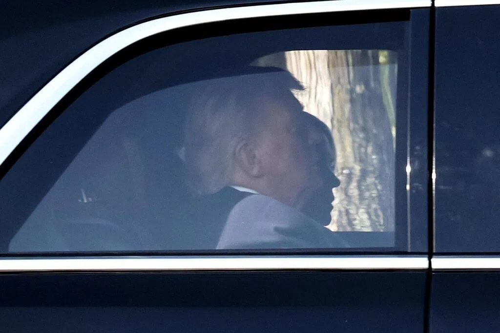 史无前例：特朗普出席最高法院辩论 权衡公民权政策是否违宪